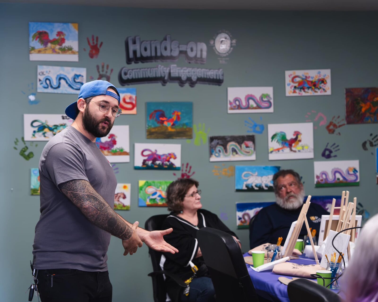 Phoenix muralist leads workshop